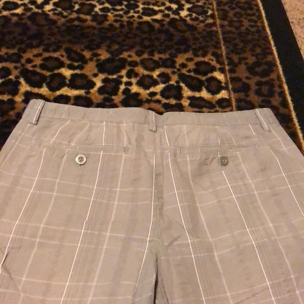 grey men’s shorts - Picture 3 of 3